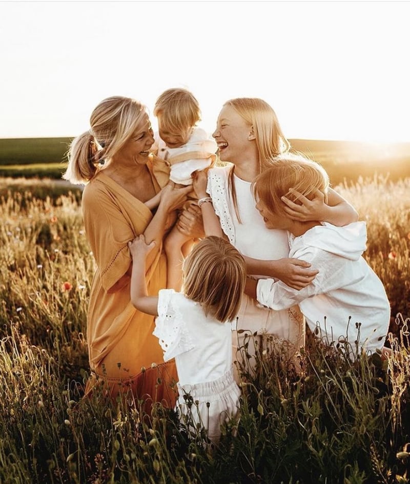 Family in the sunshine | Stormy Solis Editing Course